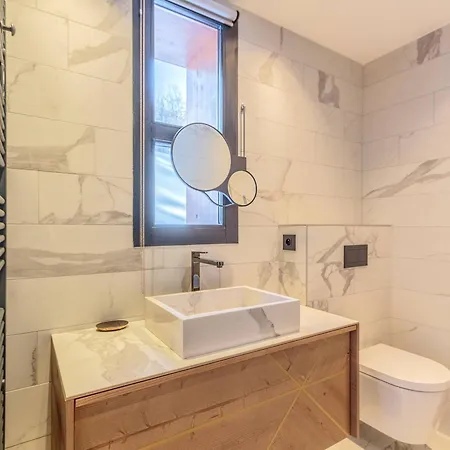 شقة Chic 4* Avec Spa, Parking, Wifi Et Terrasse - Fr-1-352-86 *